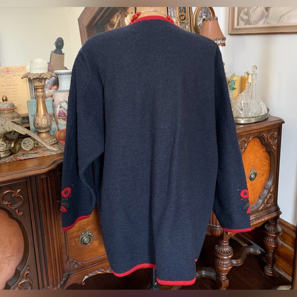 Vintage Norwegian-inspired 100% Wool Floral Embroidered Boho Sweater Cardigan - Picture 7 of 11